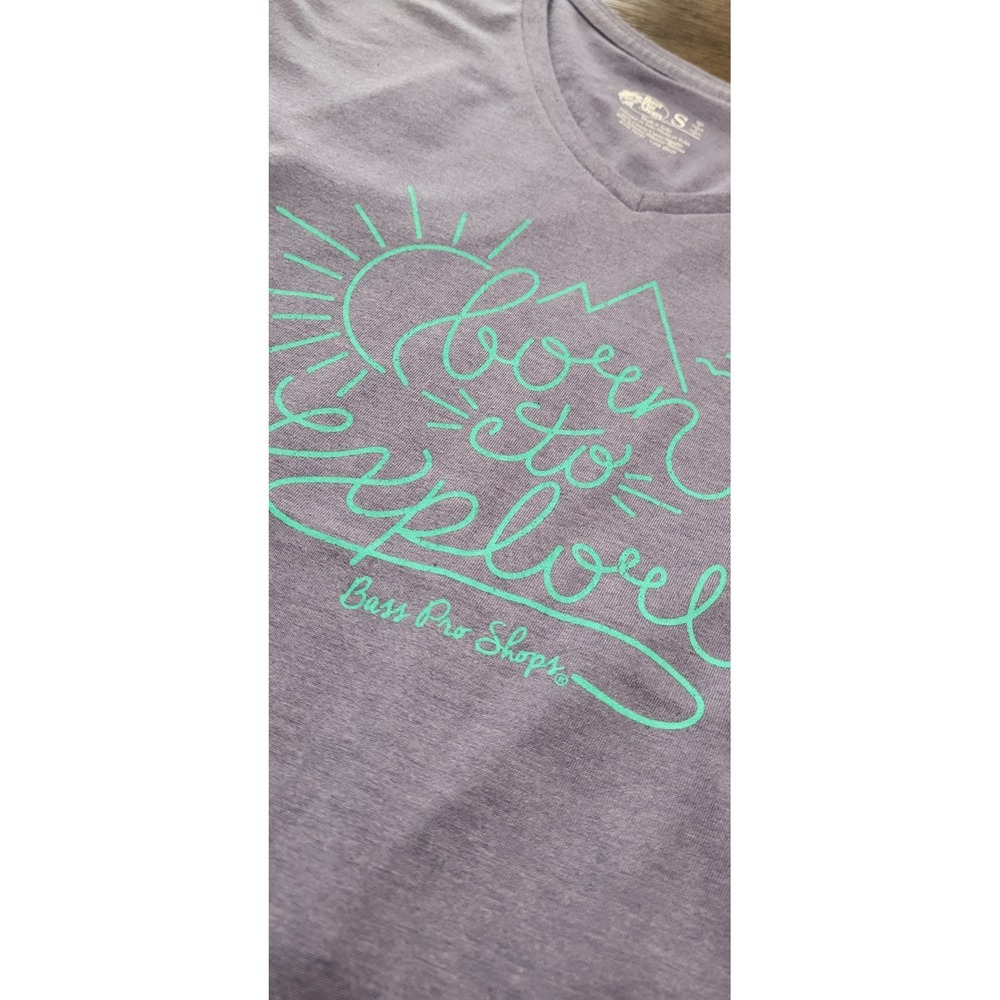 NEW Bass Pro Shops "BORN TO EXPLORE Women's Short Sleeve V-Neck T-Shirt Small